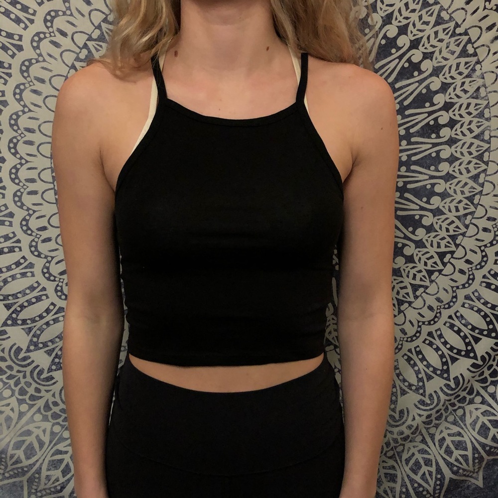 H&M Divided cropped razor back tank